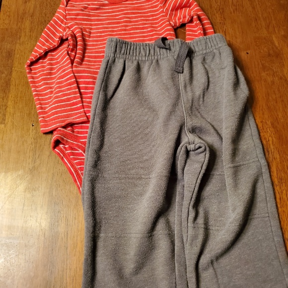 24 Month - Mixed Brand Bodysuits  and Pants - 24 B - Picture 4 of 7